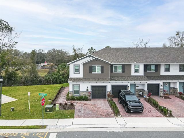 4902 LIVINGSTON LANE, Oviedo, FL 32765