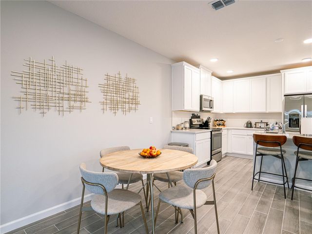 4902 LIVINGSTON LANE, Oviedo, FL 32765