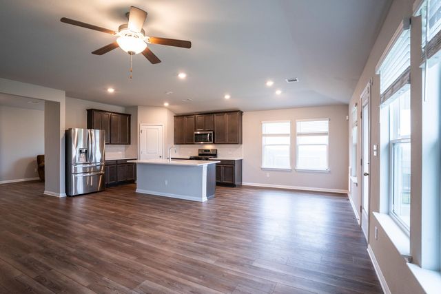 518 Windy Reed RD, Hutto, TX 78634