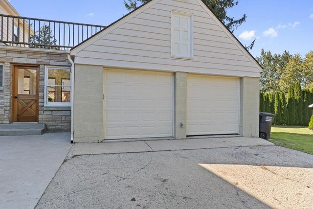 12312 W McShane ROAD, Franklin, WI 53132