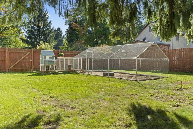 12312 W McShane ROAD, Franklin, WI 53132