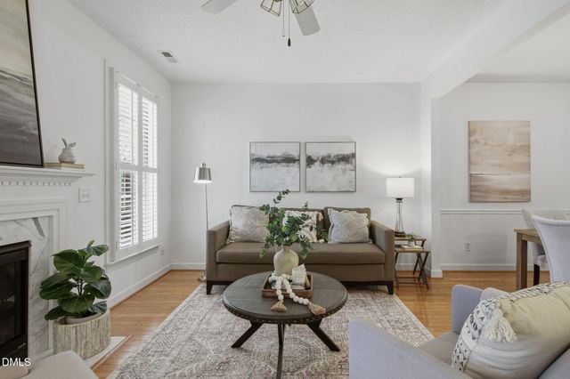 438 Sawgrass Hill Court, Cary, NC 27519