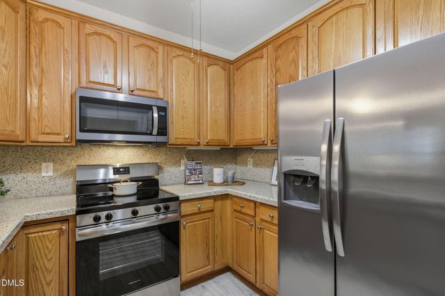 438 Sawgrass Hill Court, Cary, NC 27519