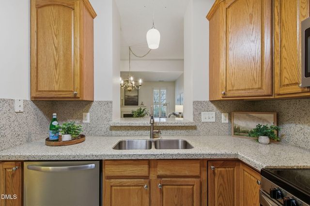 438 Sawgrass Hill Court, Cary, NC 27519