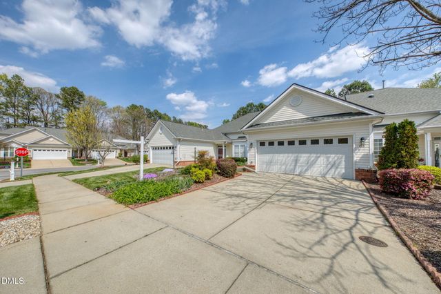 438 Sawgrass Hill Court, Cary, NC 27519