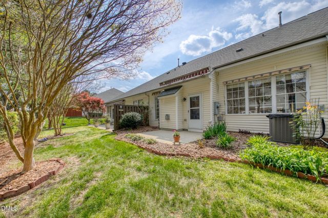 438 Sawgrass Hill Court, Cary, NC 27519