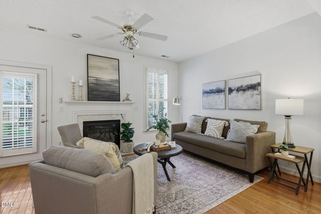 438 Sawgrass Hill Court, Cary, NC 27519