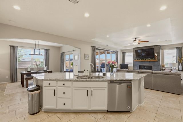 7017 Cleary Loop NE, Rio Rancho, NM 87144