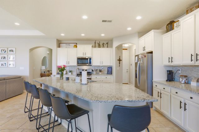 7017 Cleary Loop NE, Rio Rancho, NM 87144