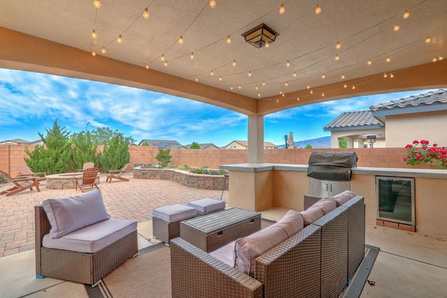 7017 Cleary Loop NE, Rio Rancho, NM 87144