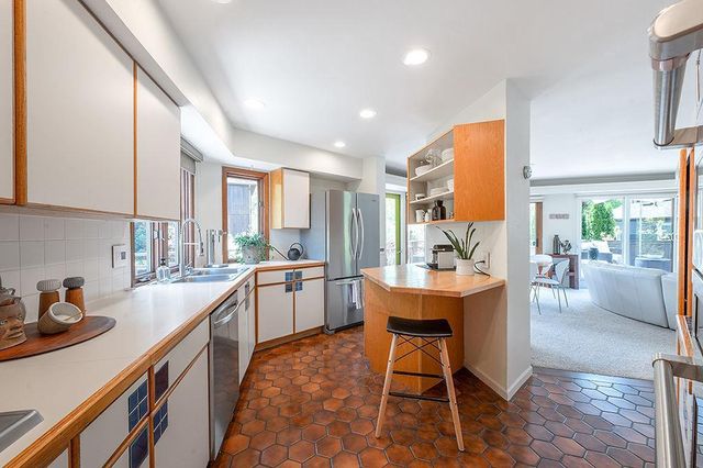 21 Foxboro Circle, Madison, WI 53717
