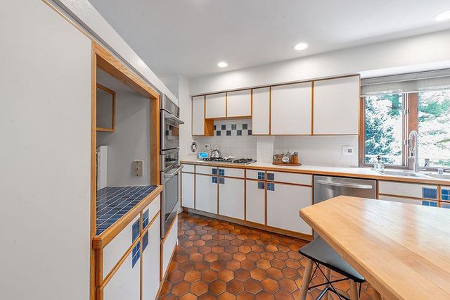 21 Foxboro Circle, Madison, WI 53717