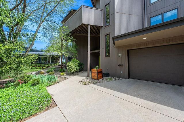 21 Foxboro Circle, Madison, WI 53717