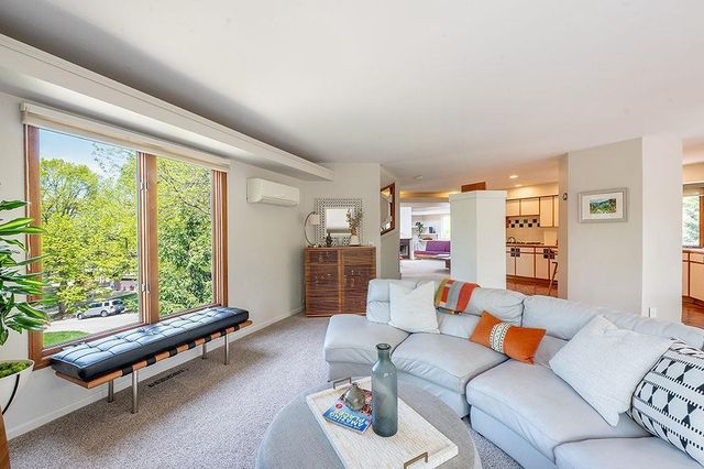 21 Foxboro Circle, Madison, WI 53717