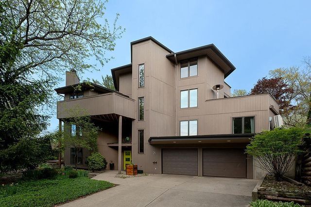 21 Foxboro Circle, Madison, WI 53717