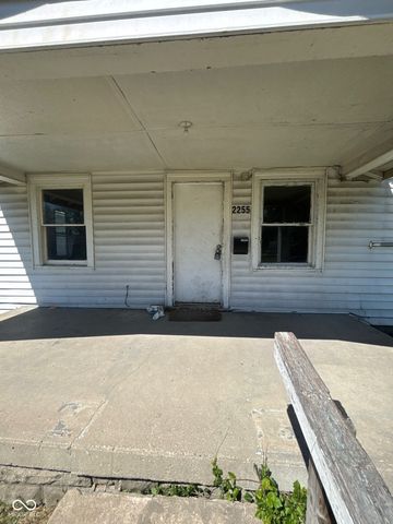 2255 Arrow Avenue, Anderson, IN 46016