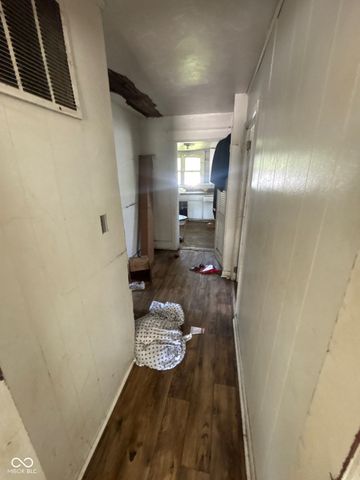 2255 Arrow Avenue, Anderson, IN 46016