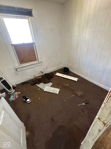 2255 Arrow Avenue, Anderson, IN 46016