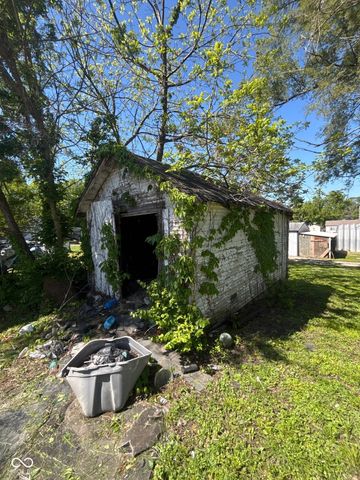 2255 Arrow Avenue, Anderson, IN 46016