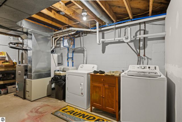 2770 County Road 633, Grawn, MI 49637