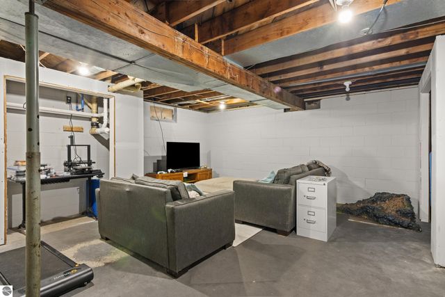 2770 County Road 633, Grawn, MI 49637