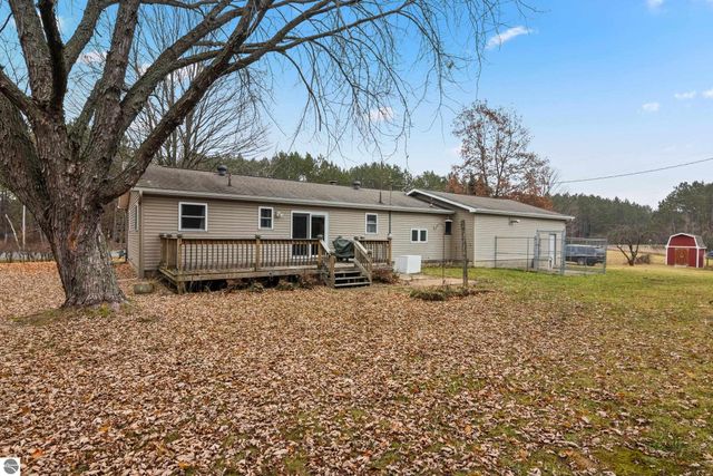 2770 County Road 633, Grawn, MI 49637