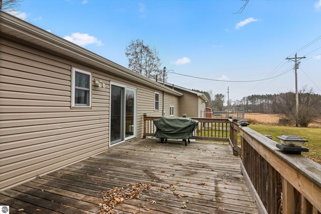 2770 County Road 633, Grawn, MI 49637