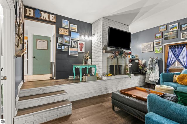 2770 County Road 633, Grawn, MI 49637