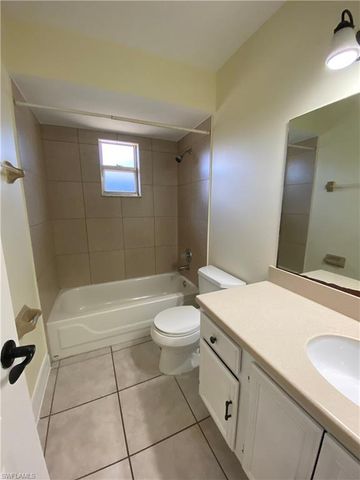 1247 SW Santa Barbara PL 1301, Cape Coral, FL 33991