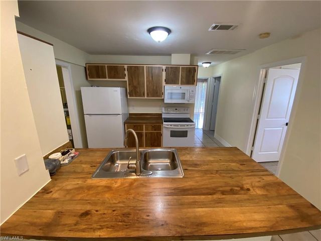 1247 SW Santa Barbara PL 1301, Cape Coral, FL 33991