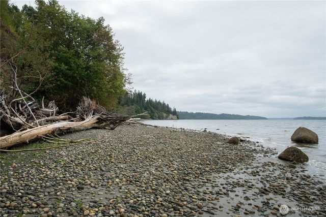 6206 Crescent Beach Road, Vaughn, WA 98394