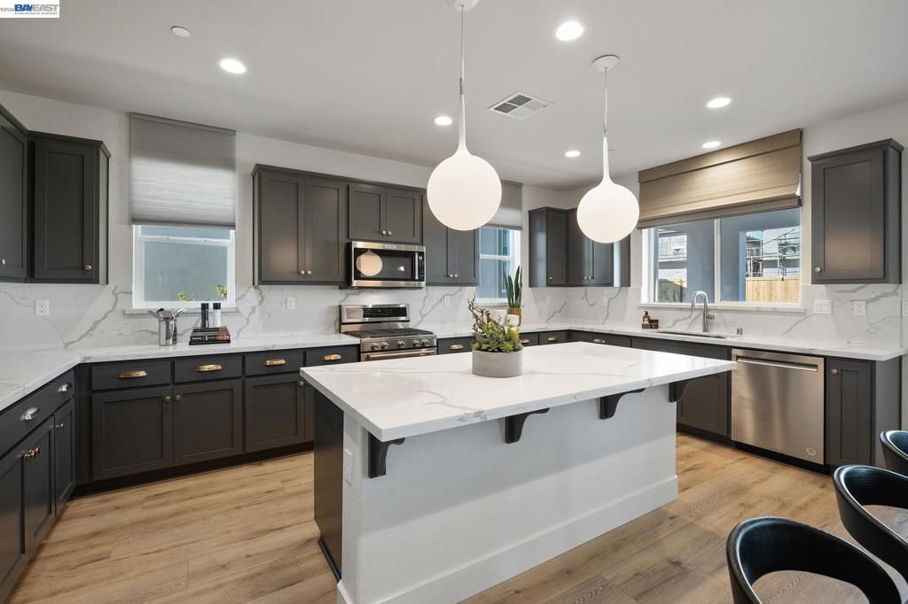 Image 16 of property listing at 1512 1512 Millennium Way, Fairfield, CA 94533