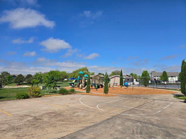 2717 S Westgate, Wichita, KS 67215