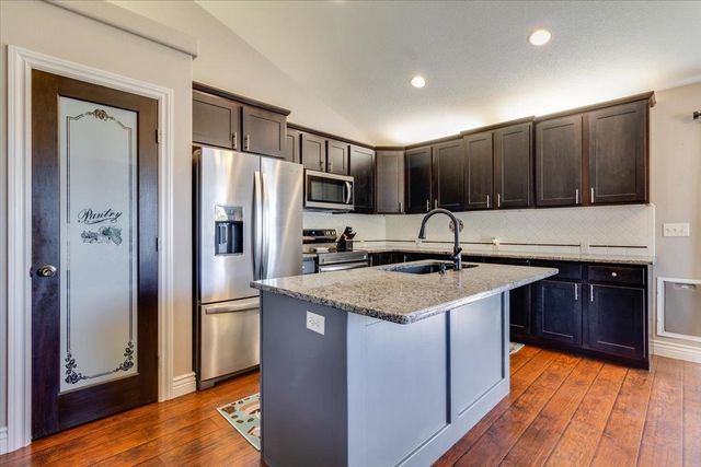 2717 S Westgate, Wichita, KS 67215