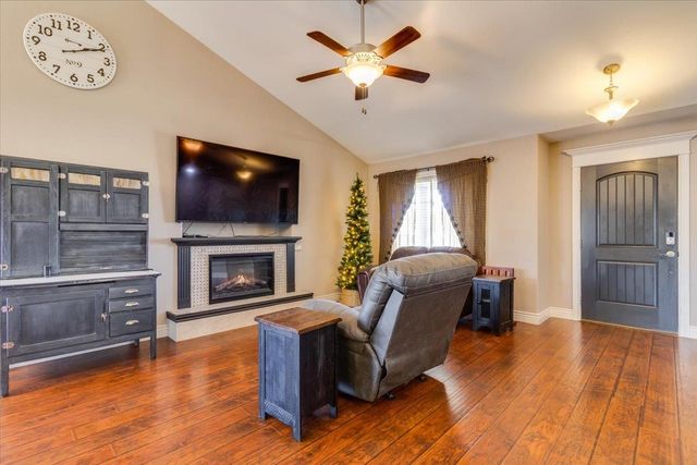 2717 S Westgate, Wichita, KS 67215