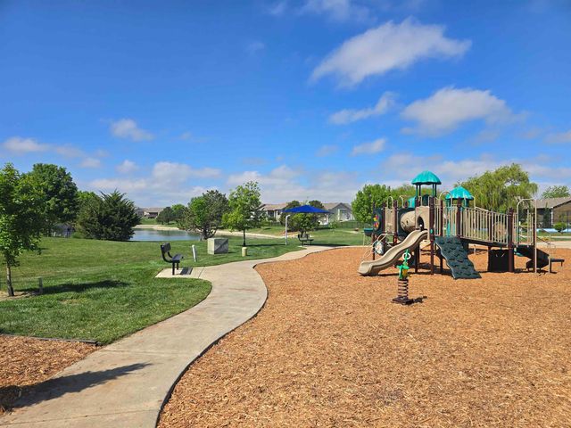 2717 S Westgate, Wichita, KS 67215