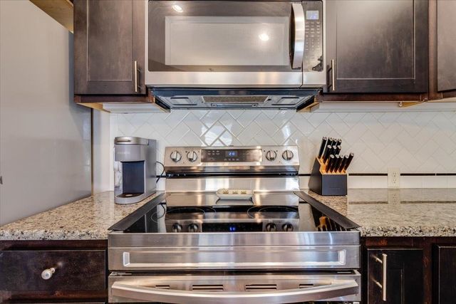 2717 S Westgate, Wichita, KS 67215