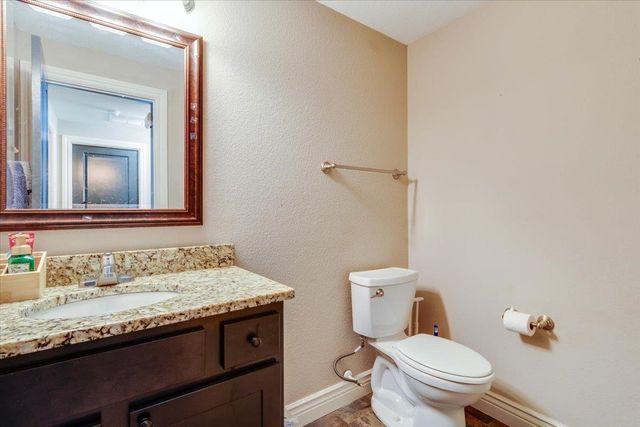 2717 S Westgate, Wichita, KS 67215