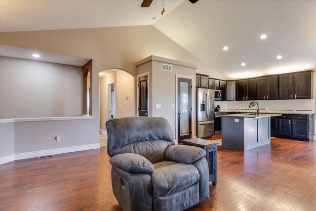 2717 S Westgate, Wichita, KS 67215