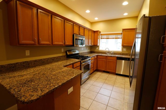 6616 N Queen Frances Lane, Peoria, IL 61615