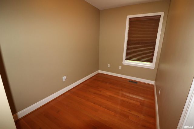 6616 N Queen Frances Lane, Peoria, IL 61615