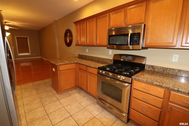 6616 N Queen Frances Lane, Peoria, IL 61615