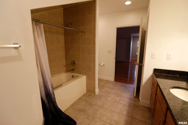 6616 N Queen Frances Lane, Peoria, IL 61615