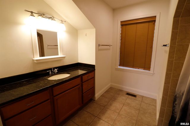 6616 N Queen Frances Lane, Peoria, IL 61615