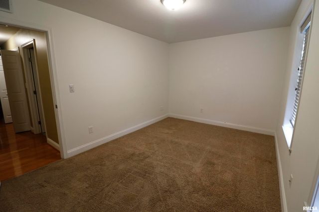 6616 N Queen Frances Lane, Peoria, IL 61615