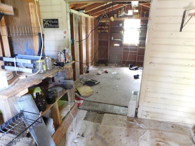 1010 W Scotsdale Road, Laurinburg, NC 28352