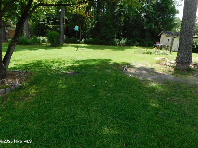 1010 W Scotsdale Road, Laurinburg, NC 28352