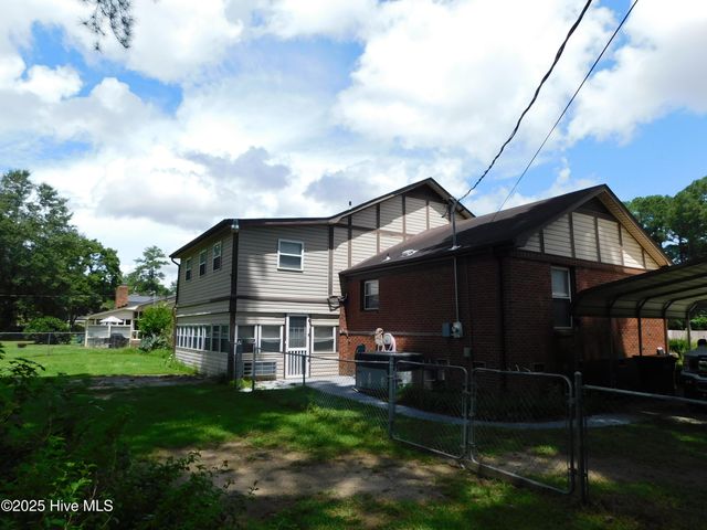 1010 W Scotsdale Road, Laurinburg, NC 28352