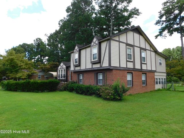 1010 W Scotsdale Road, Laurinburg, NC 28352