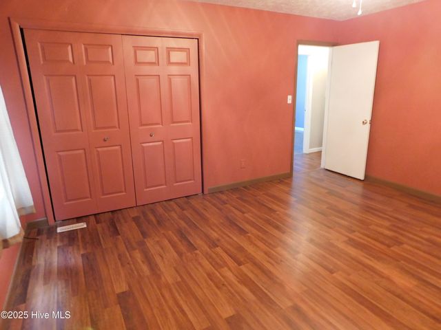 1010 W Scotsdale Road, Laurinburg, NC 28352